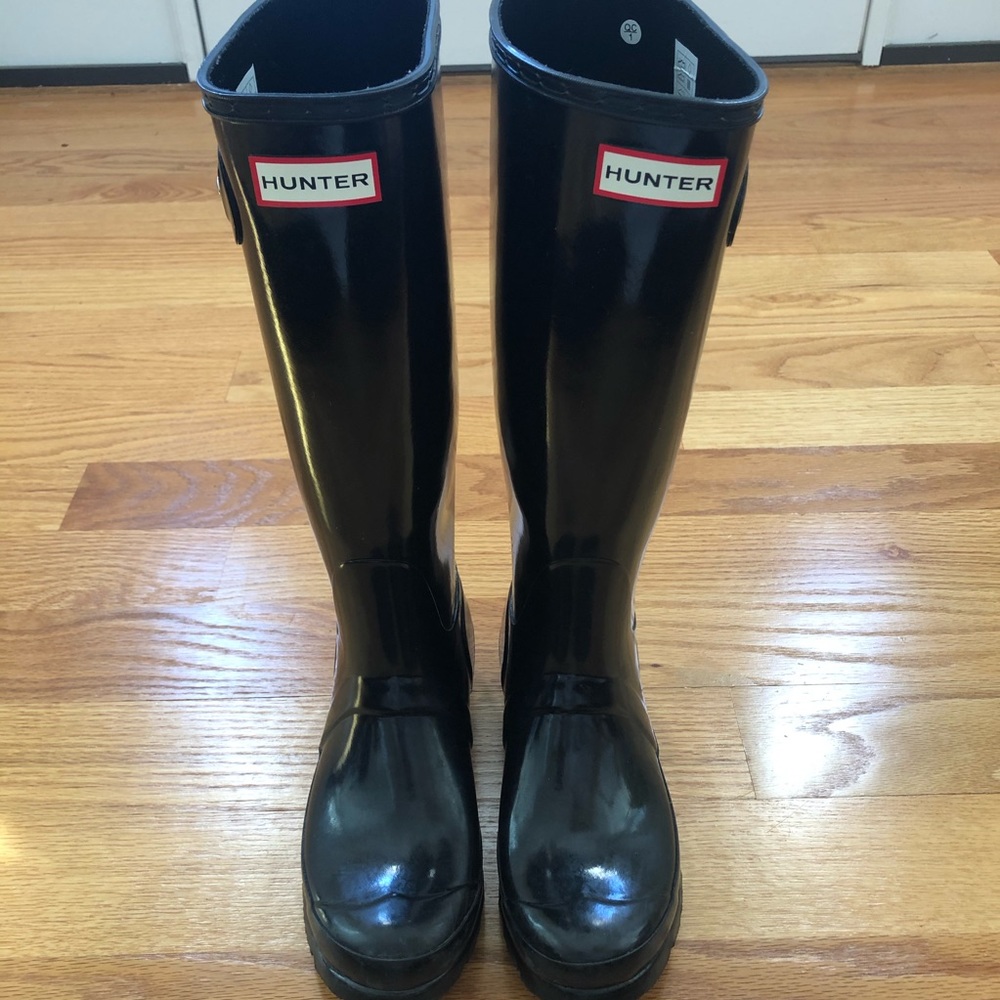 Hunter Women’s Original Tall Gloss Rain Boots